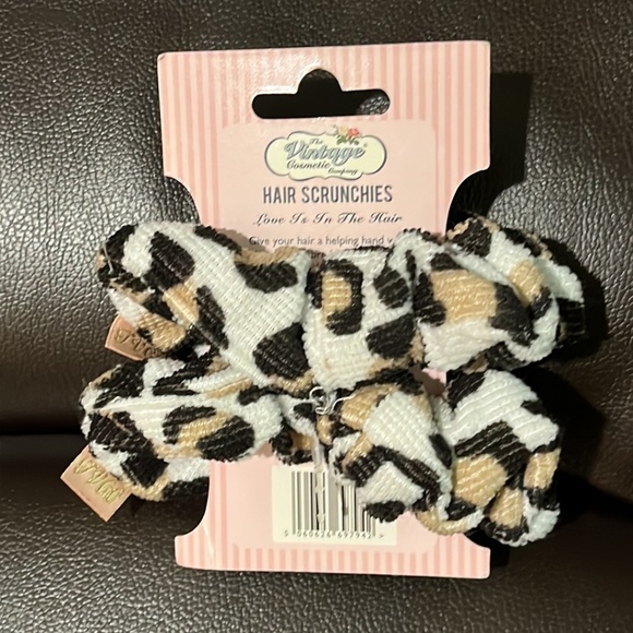 NWT 2 leopard print microfiber scrunchies from The Vintage Cosmetic Company - Picture 4 of 4